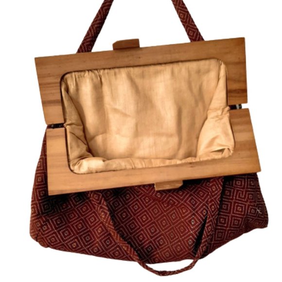 Large 1940s Vintage Red Print Cotton And Wood Frame Knitting Tote Bag Purse - Picture 3 of 5